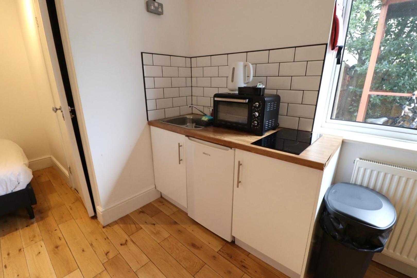 Flat 4, 10 St John'S Apartamento Bournemouth Exterior foto